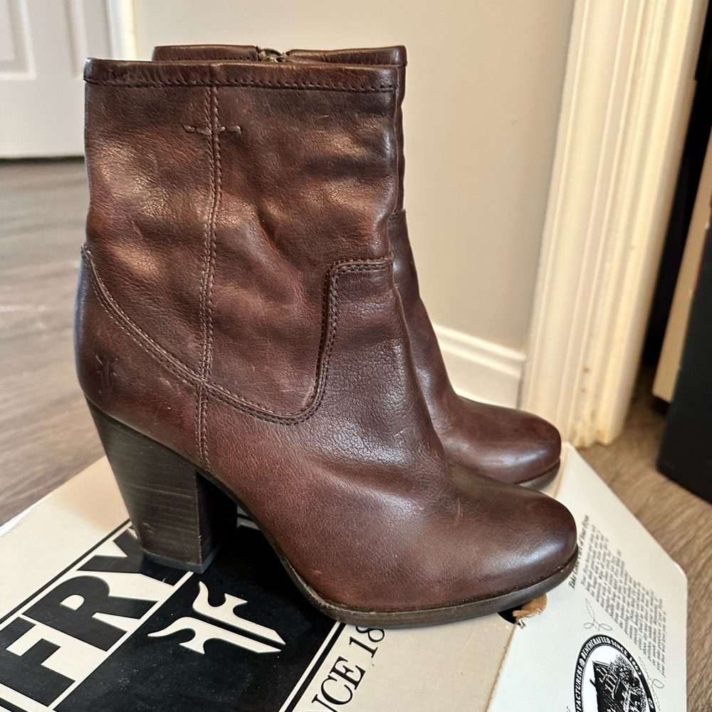 Brand new Frye Patty Artisian zip size 7